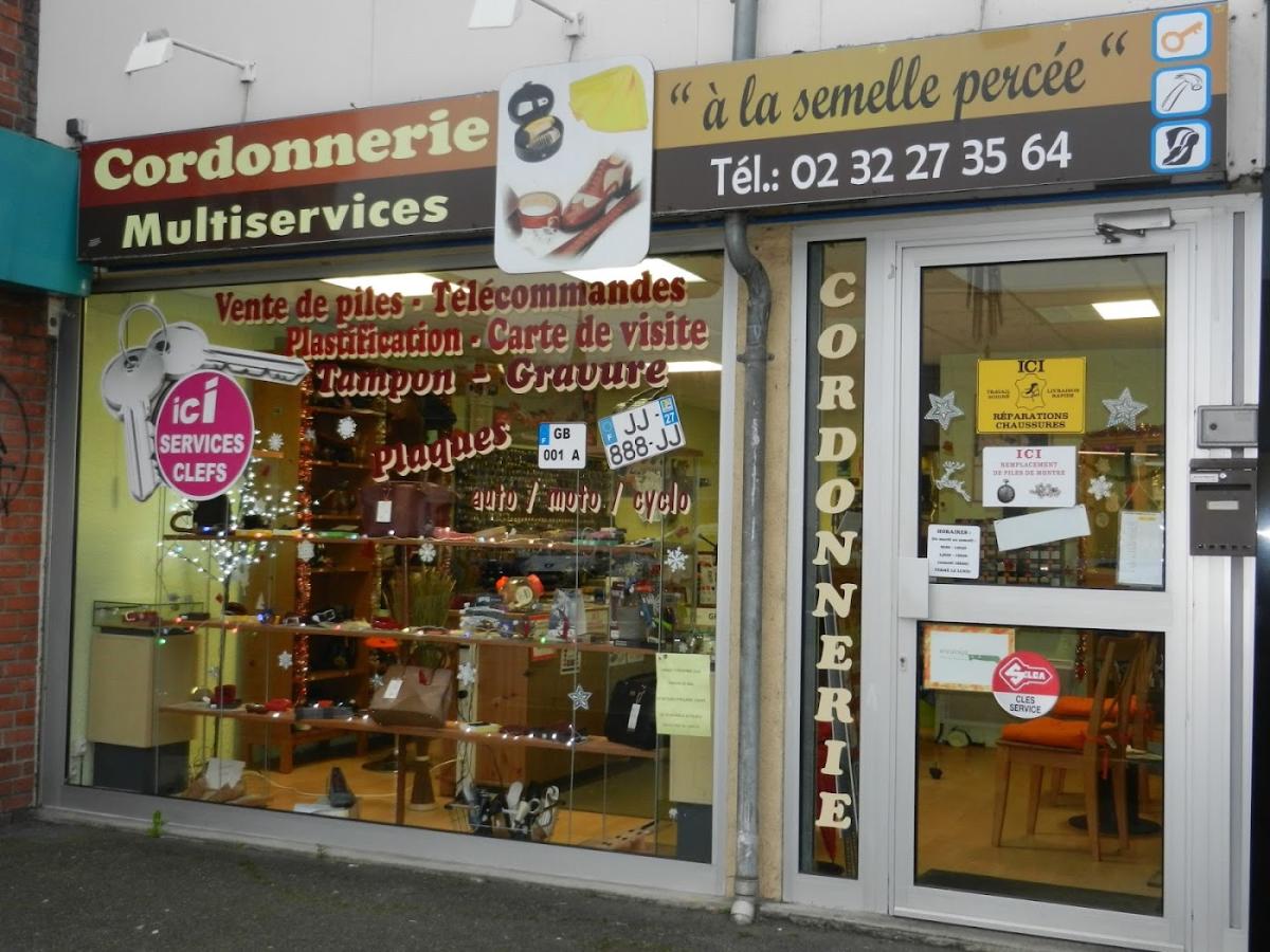 a la semelle percée