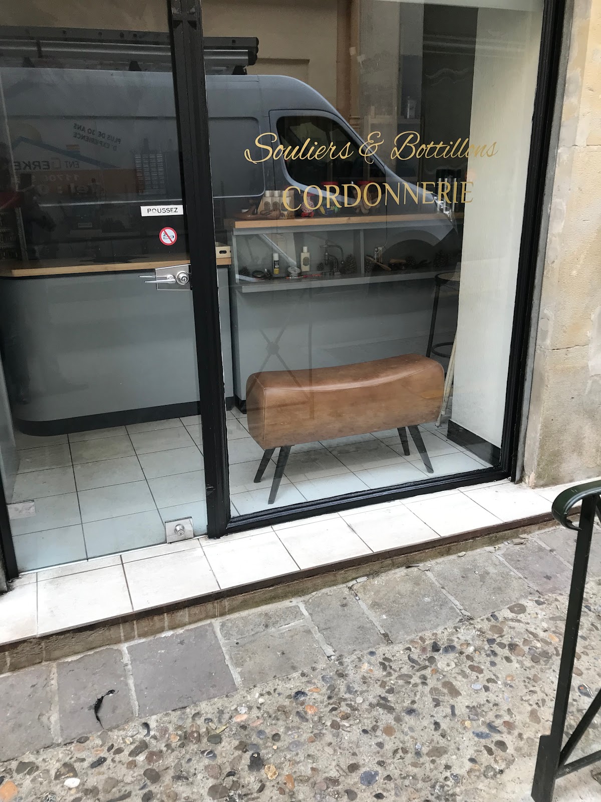 CORDONNERIE Souliers & Bottillons