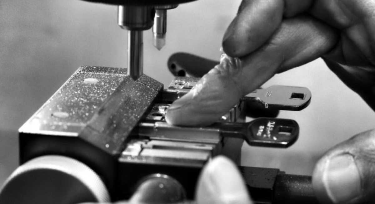 J&Y33 serrurier Bordeaux