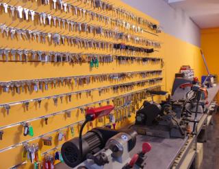 Serrurier Le Fils de Papy la Grolle Cordonnerie Multiservice 1