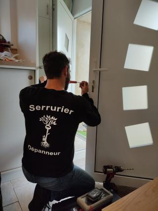 Serrurier Arbraclé Serrurier Dépanneur (agréé assurances) 0