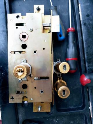 Serrurier JG ESPACE SERRURIER / VITRIER 91 ETAMPES ESSONNE 1